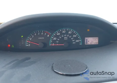 2010 Toyota Yaris z USA, uszkodzony, nr VIN JTDBT4K34A1396993